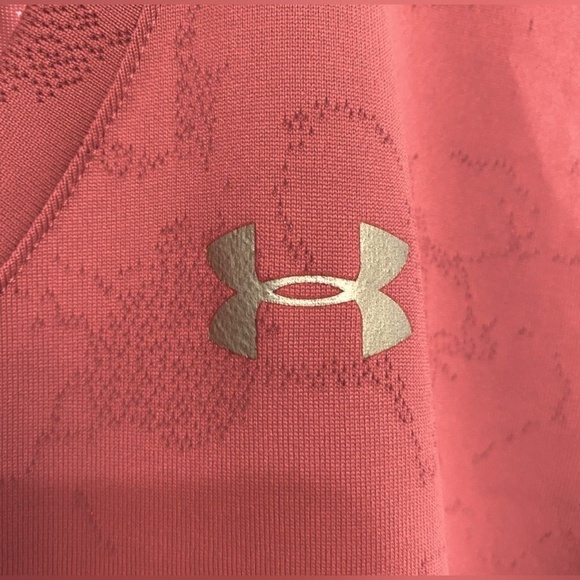 Under Armour V- Neck Heatgear Loose Tee - Excellent Condition 2XL - Picture 6 of 7
